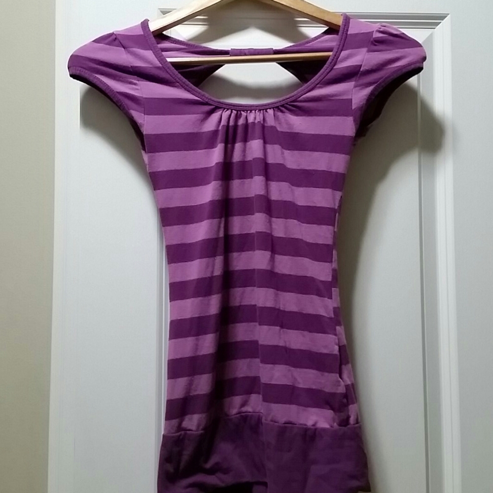 Rue 21 size Small purple top with design in back